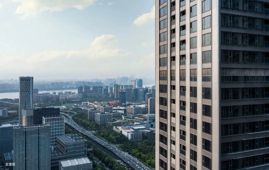 202403041552304582305