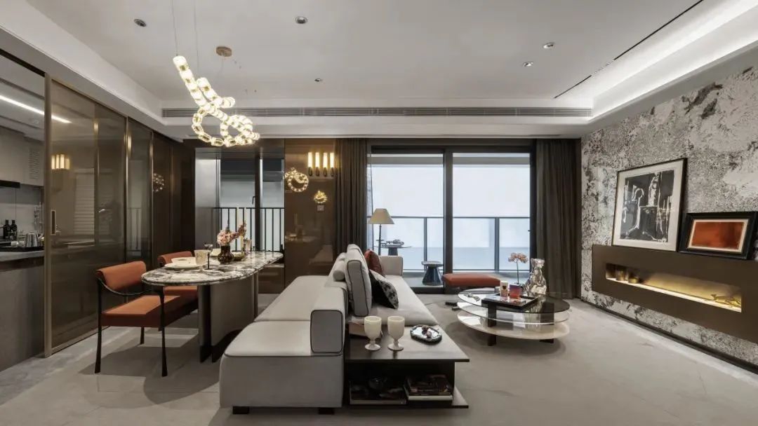 202403041553540457913